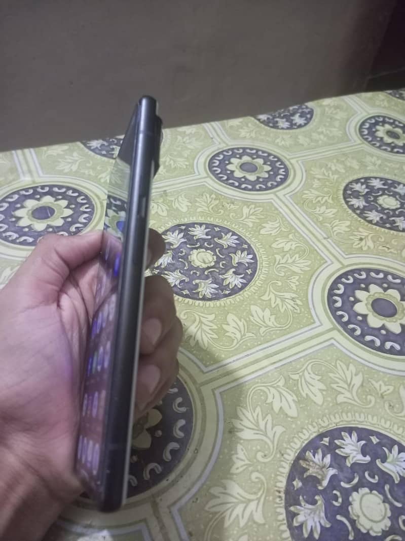 Google Pixel 6 4