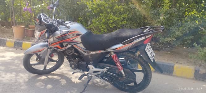 Honda CB150 F