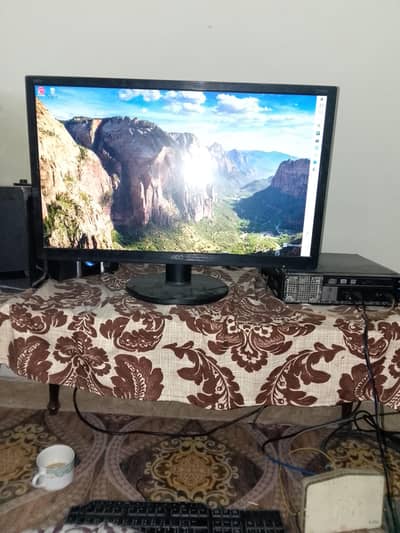 desktop  with keyboard and mouse CPU and monitor