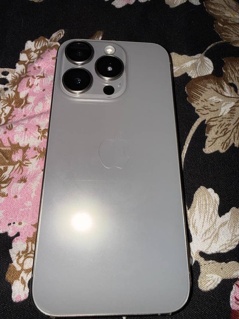 Apple iPhone 15 Pro 6