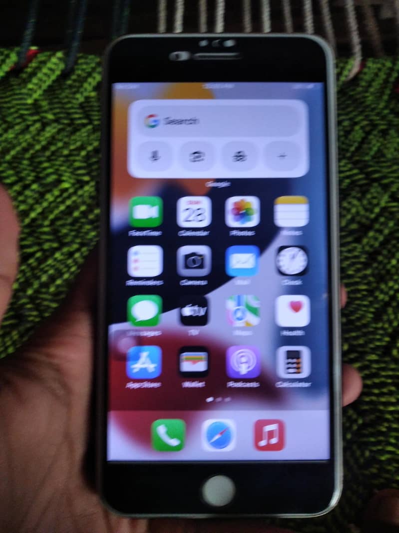 Apple iPhone 7 Plus 0