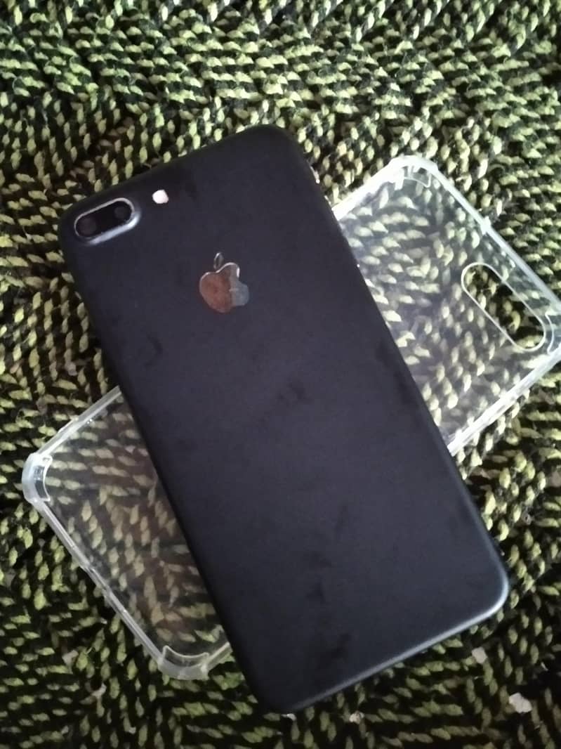 Apple iPhone 7 Plus 2