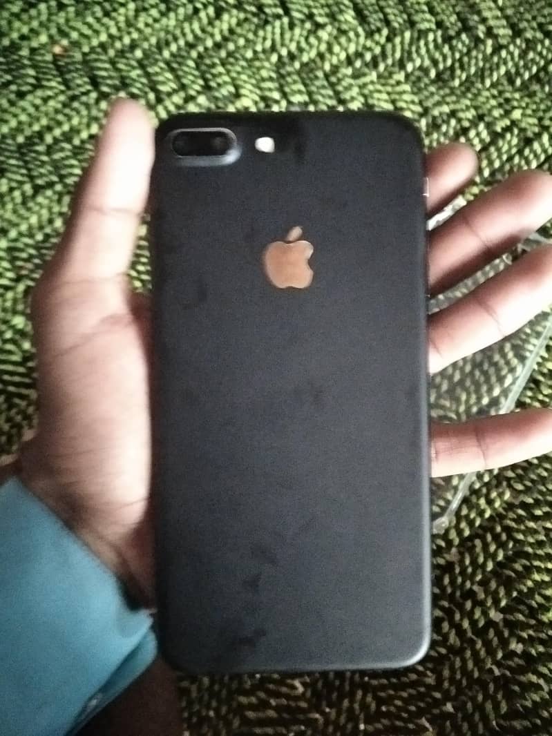 Apple iPhone 7 Plus 3