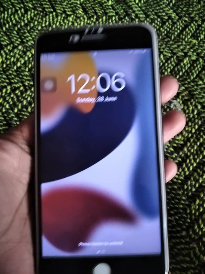 Apple iPhone 7 Plus 4