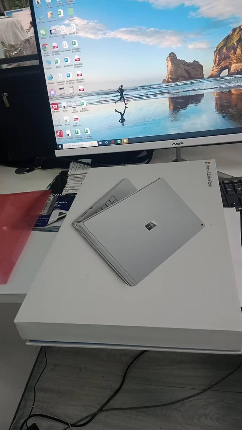 Microsoft Surface Book 2 1