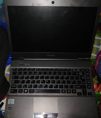 Toshiba Portege Z930-16G core i5-3337u 6 512