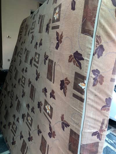 Matress Master molti foam 10 inch spring mattress good condition uper