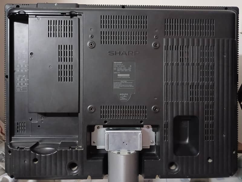 SHARP AQUOS LCD TV 1