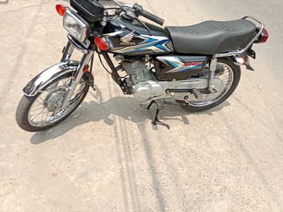 | Honda | CG 125 | Model 2025 | Condition 10/10 |