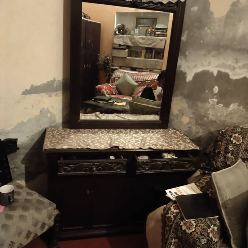 dressing table 1