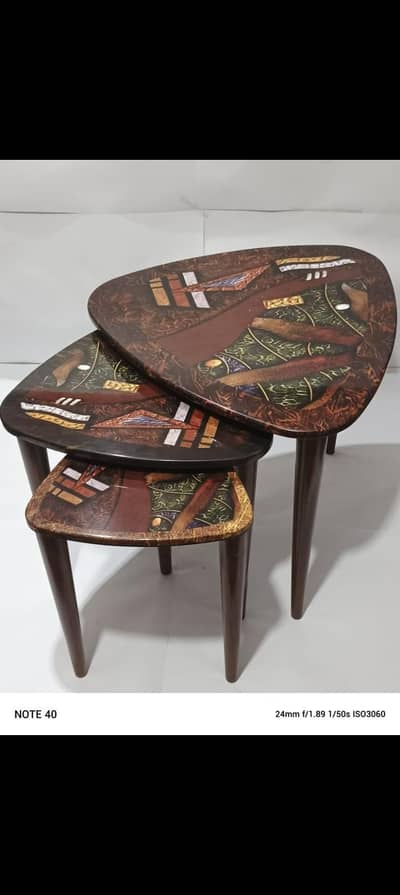 set of 3 coffe tables ,side tables