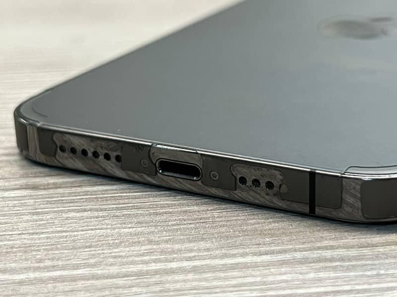 Apple iPhone 12 Pro Max 2