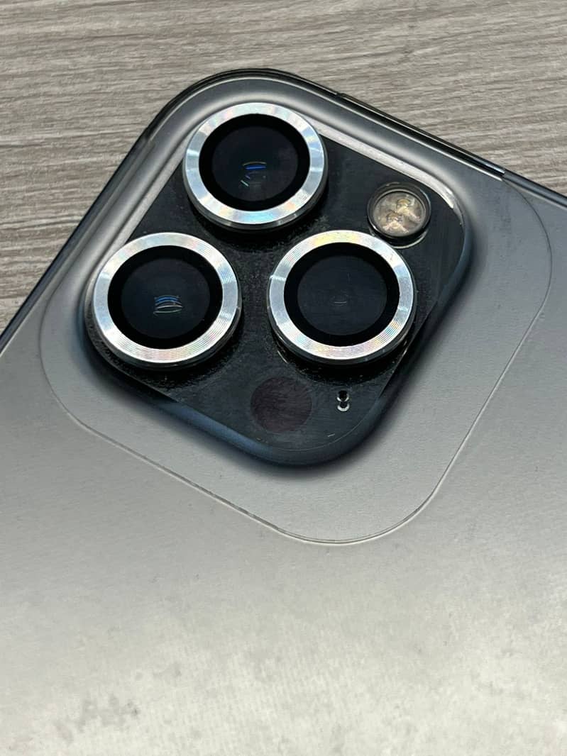 Apple iPhone 12 Pro Max 4