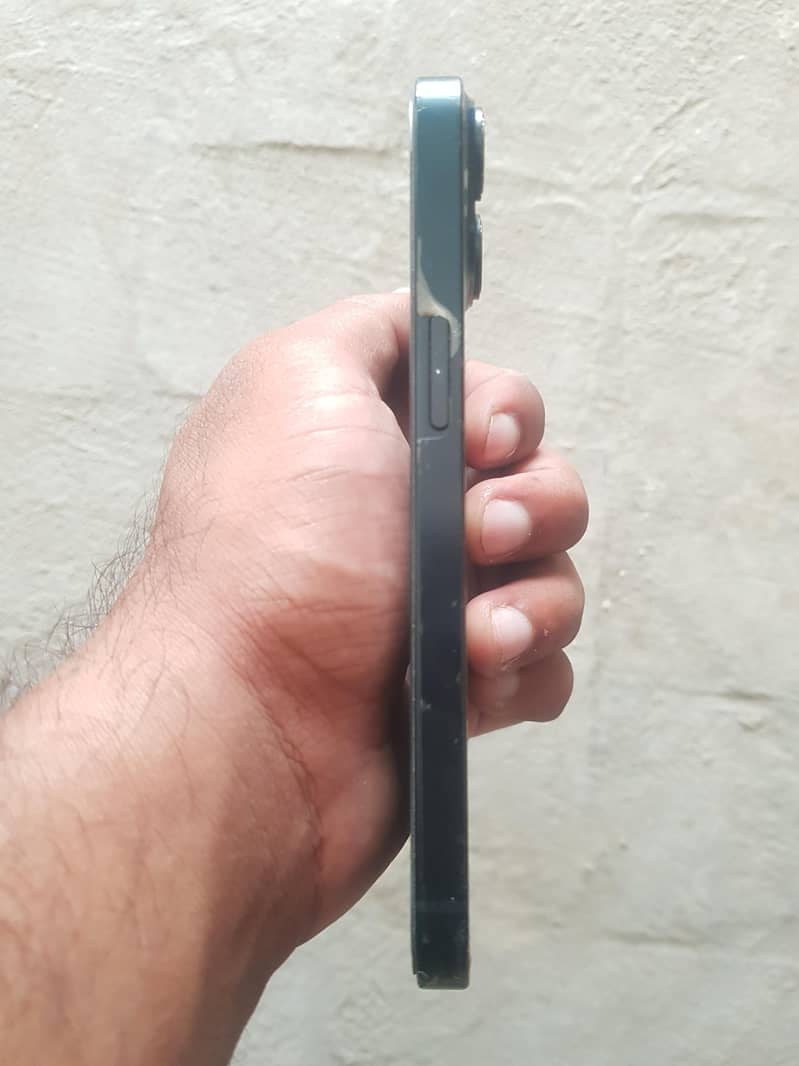 Apple iPhone 14 4