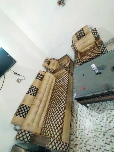 Sofa set strong wood. Urgent sale