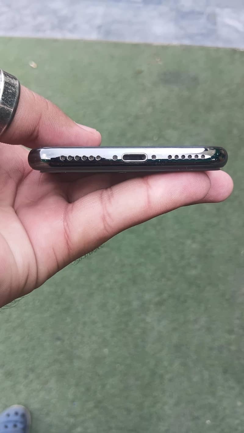Apple iPhone X 6