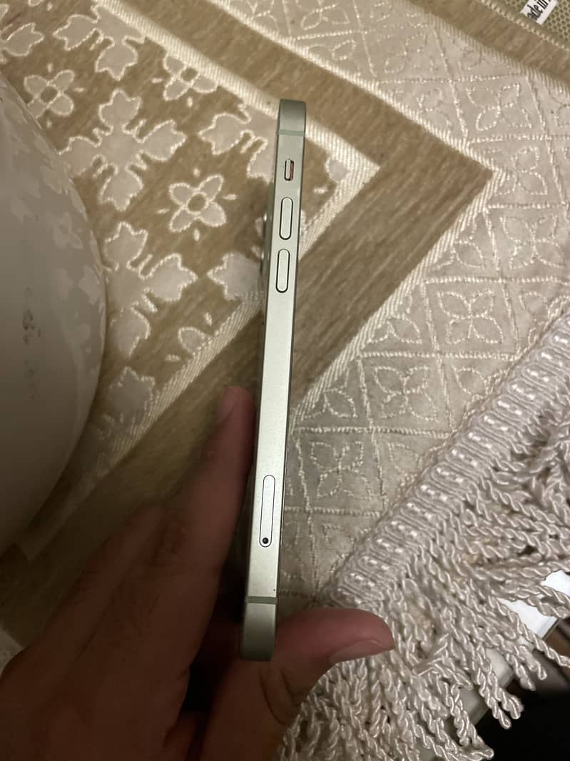 Apple iPhone 12 3