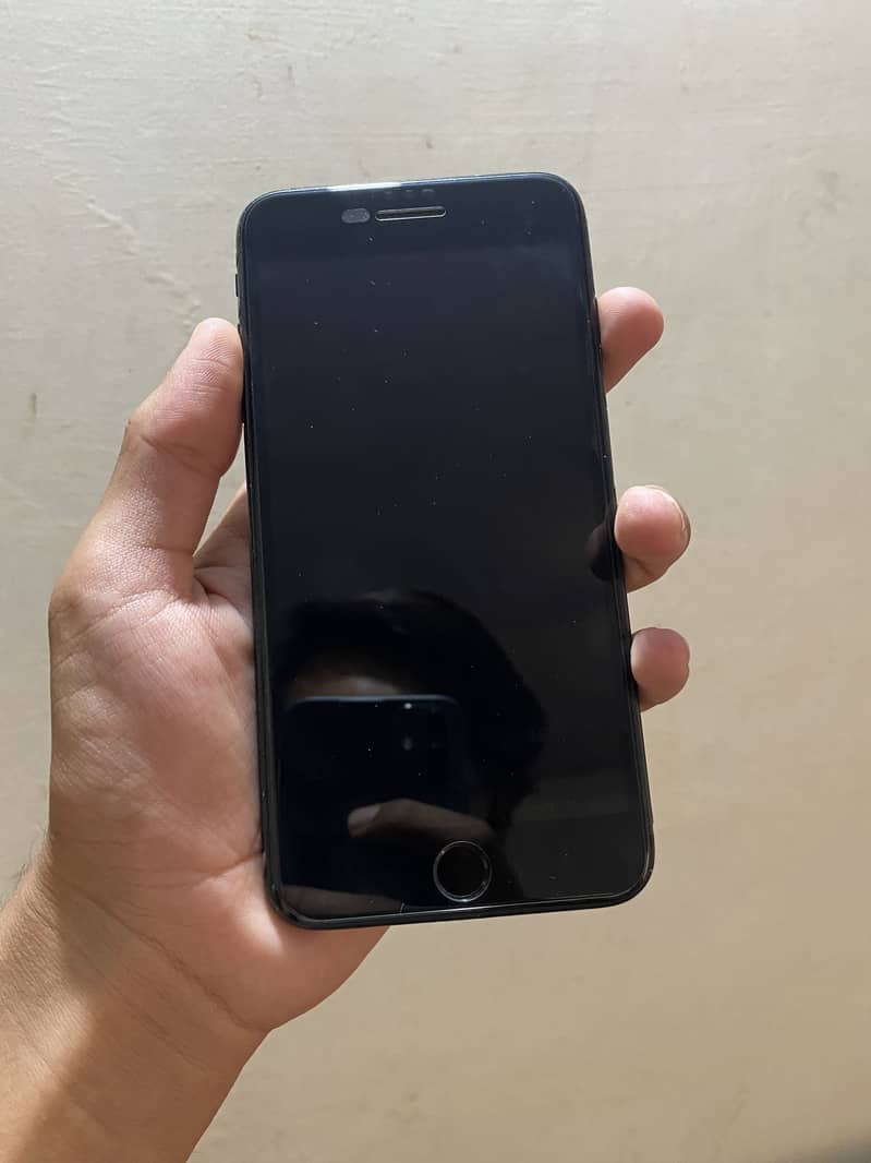 Apple iPhone 7 Plus 0