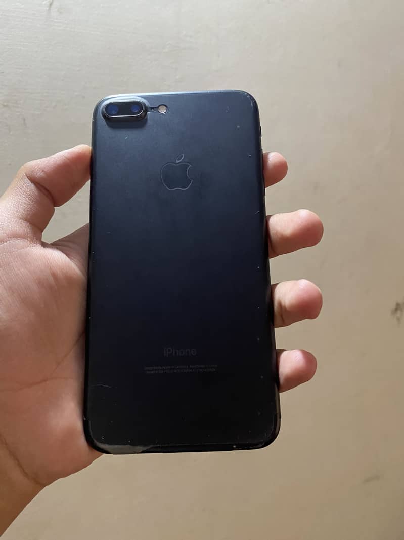Apple iPhone 7 Plus 2