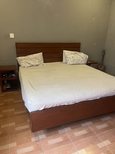 Bed Set with Sidetables