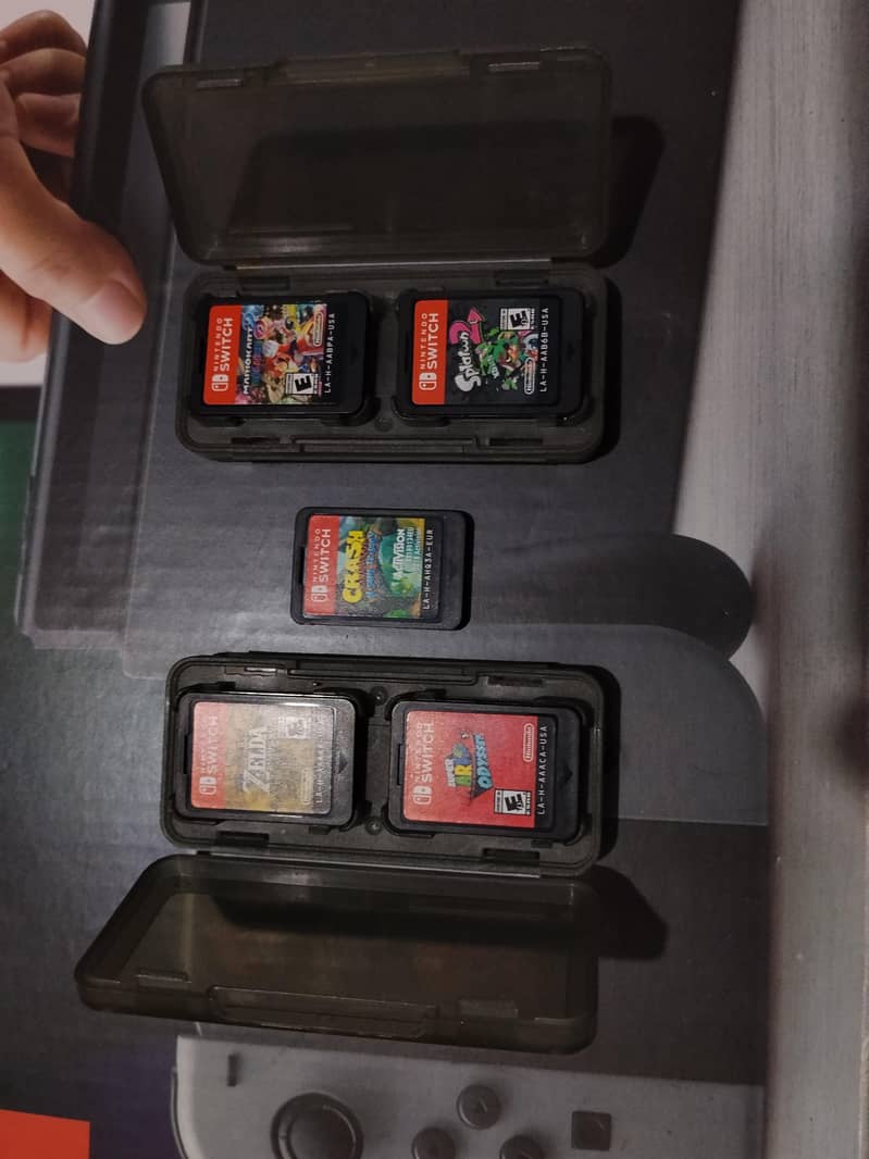 Nintendo switch with five game chips 4