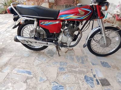 Honda 125 18 model genuine condition
