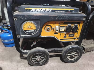 Genretor 2 month use  3600wt . with LPG kit