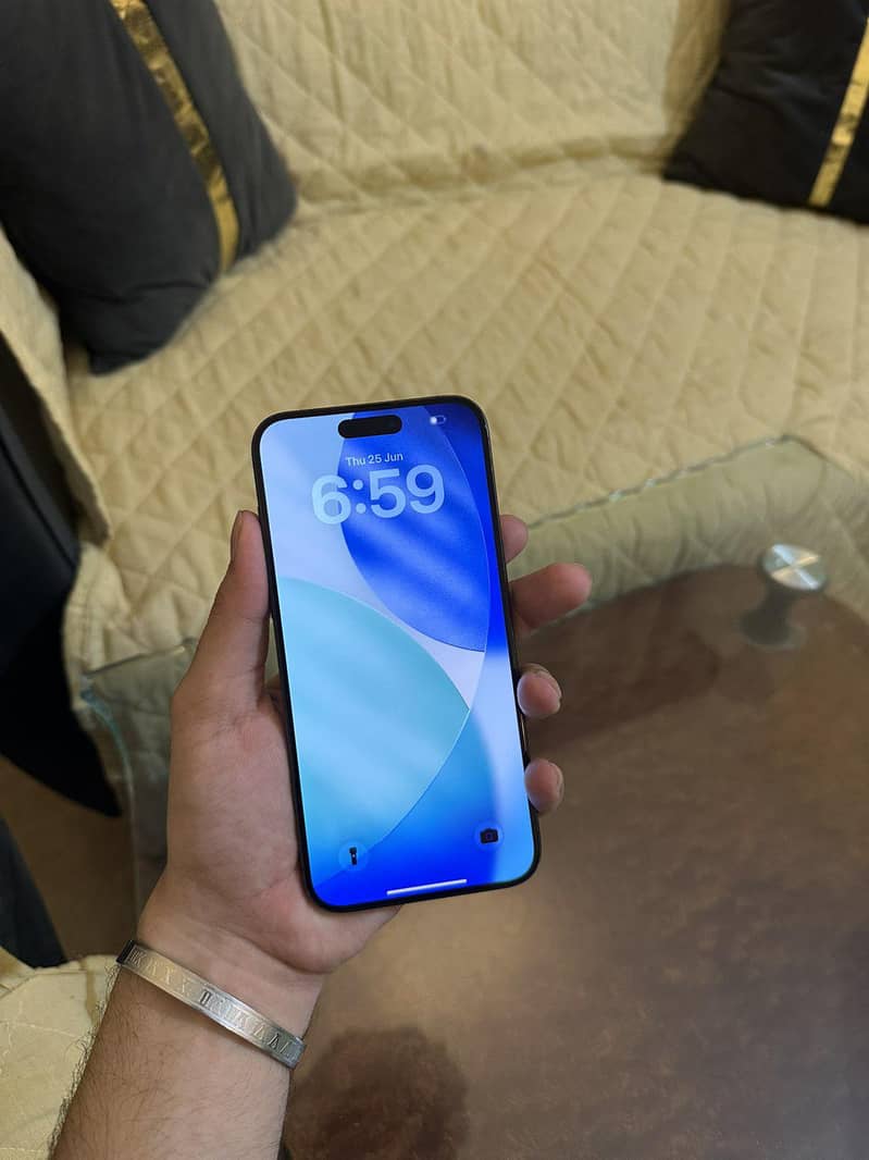 iPhone 15 Pro Max 5