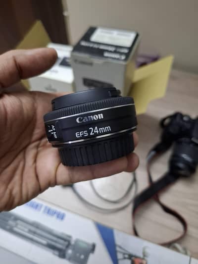 Canon EF-S 24mm f/2.8 STM pancake lens