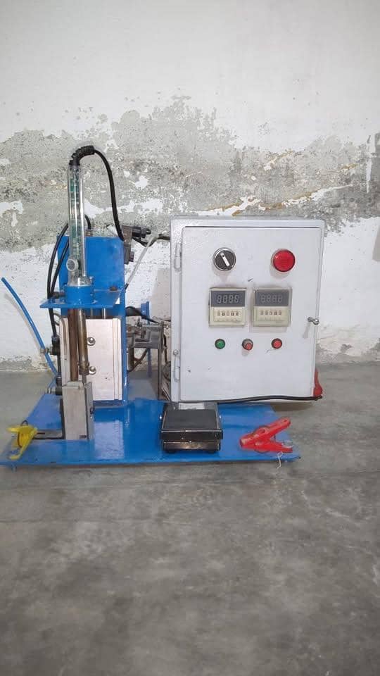 Data Cable Molding Machine With All Accessories 5
