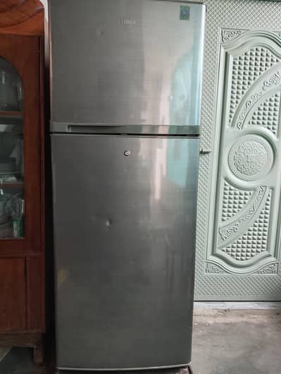 Haier Refrigerator Model HRF-305