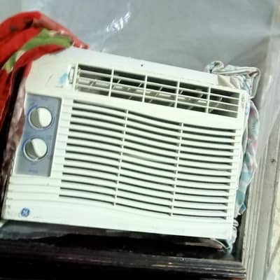window AC good condition