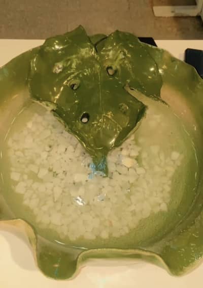 Mini fountains inspired from nature made of ceramics