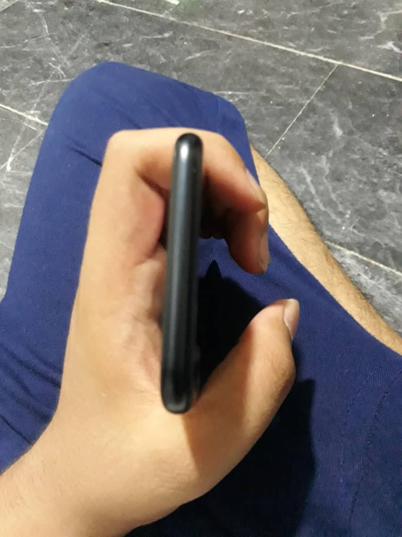 Apple iPhone SE 3
