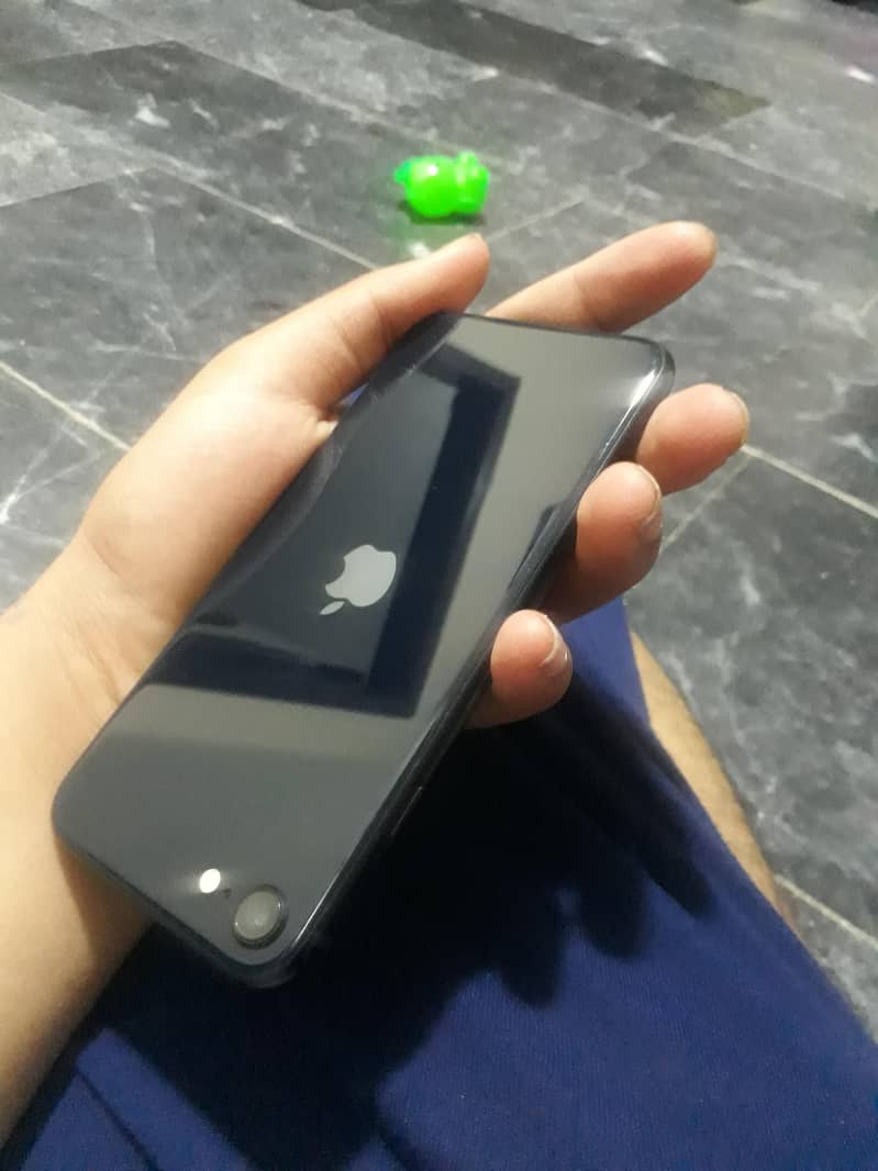 Apple iPhone SE 7