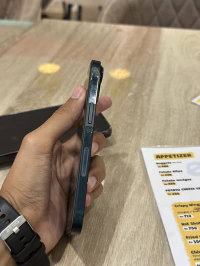 Apple iPhone 14