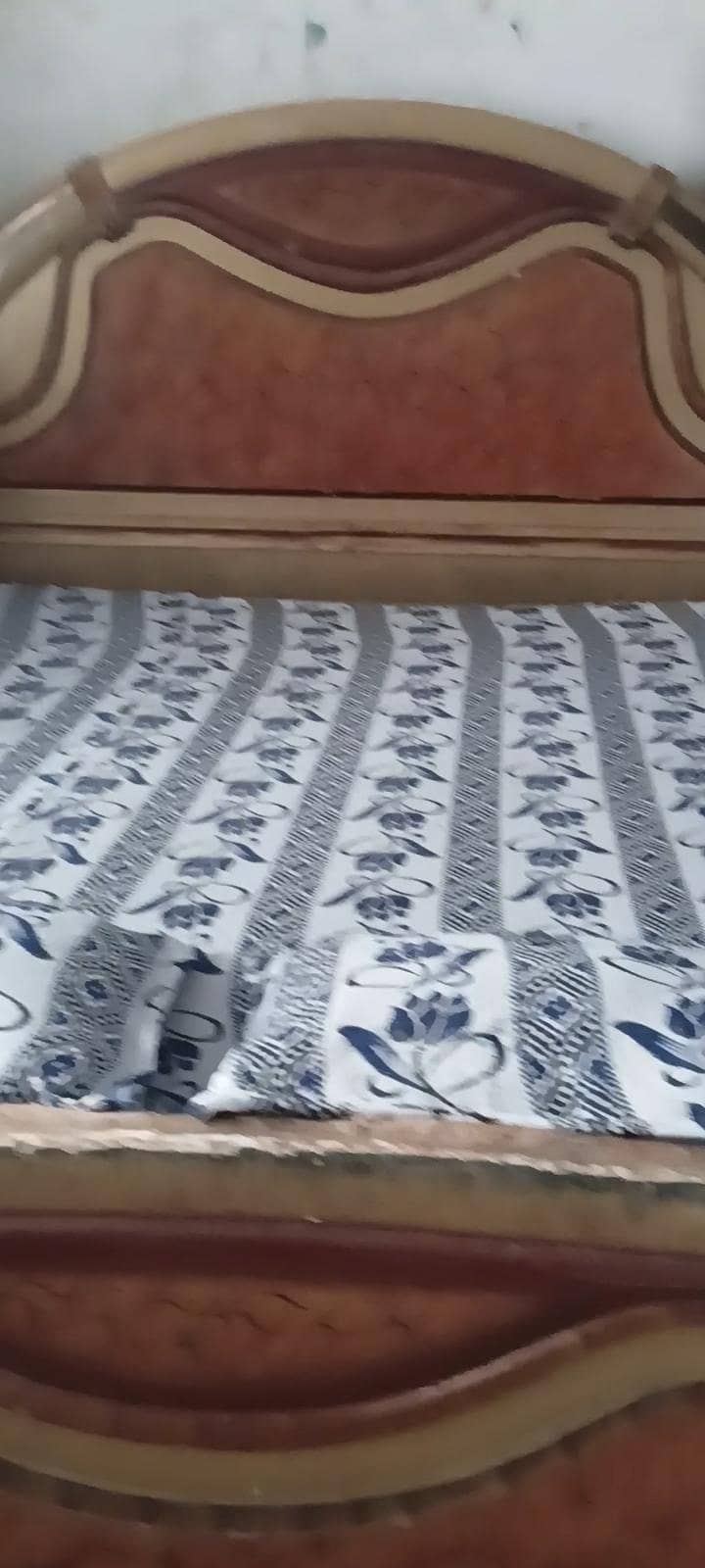 Bed , Dressing Table , side table's 1