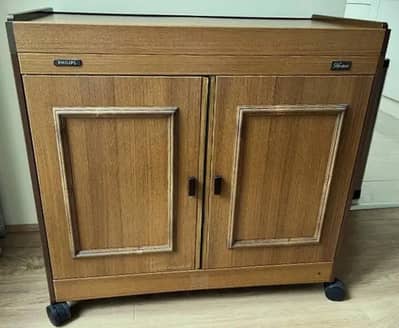 IMPORTED VINTAGE. . . PHILIPS HOSTESS TROLLEY (HL6132/A) BROWN WOODGRAIN