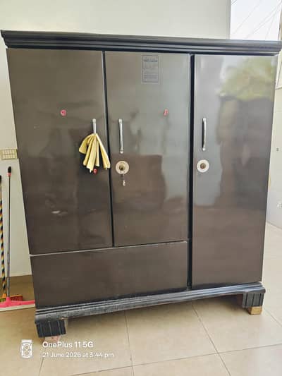 iron storage Almari Paita