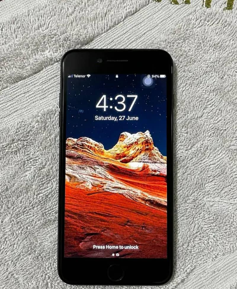 Apple iPhone 7 0