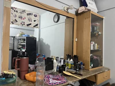 Mirror set with cabinet