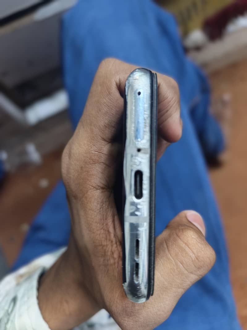 One Plus 8T    3
