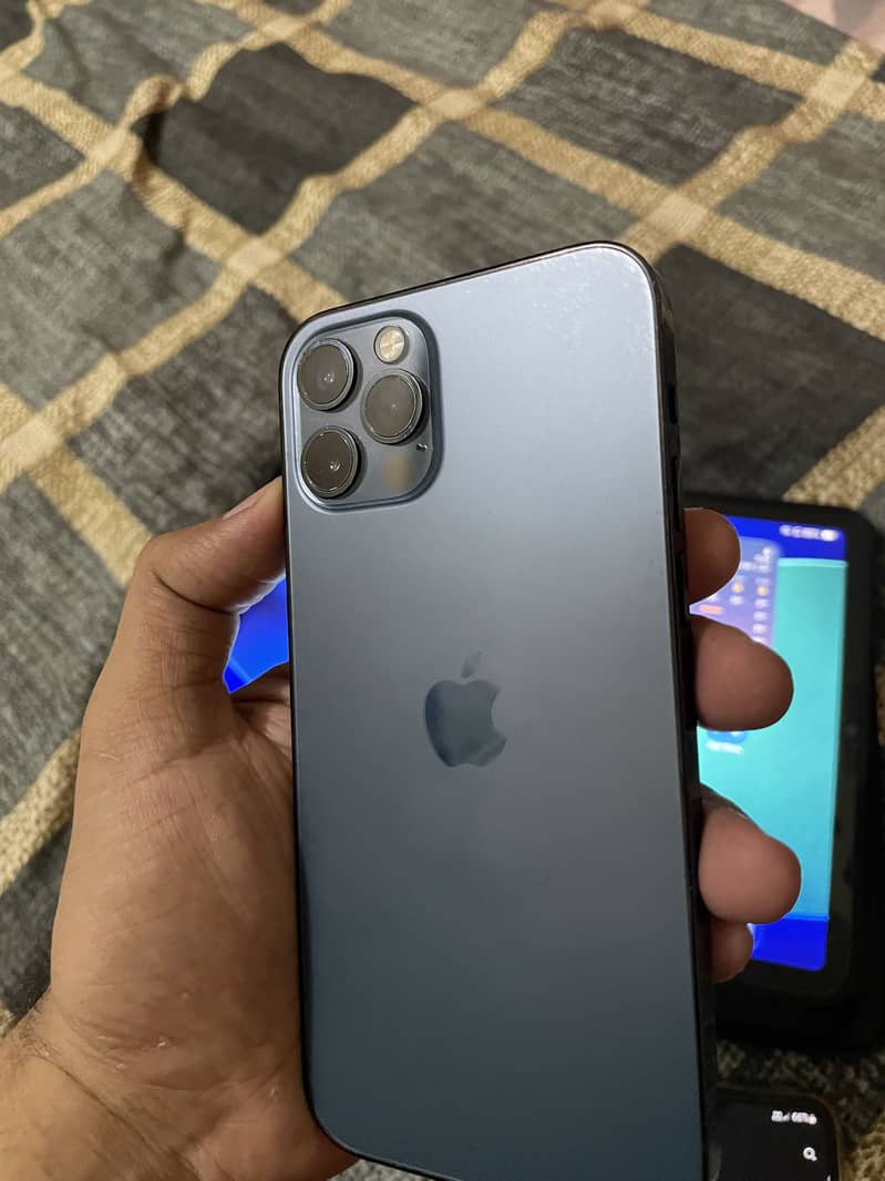 Apple iPhone 12 Pro 12