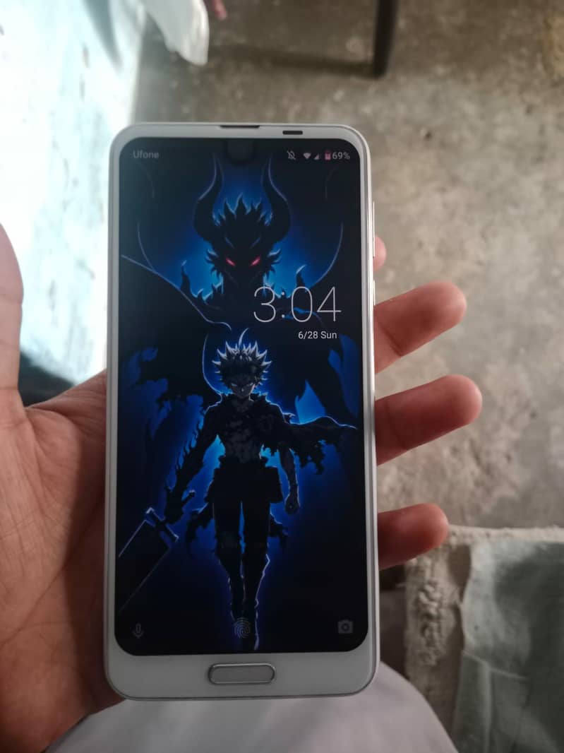 Sharp Aquos R2 0