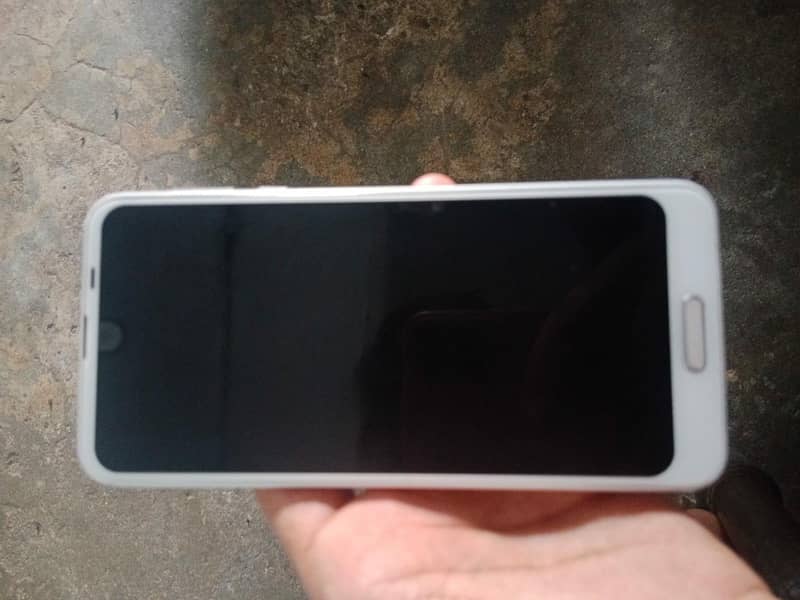 Sharp Aquos R2 2