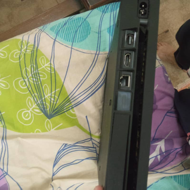 ps4/ps4 slim 1