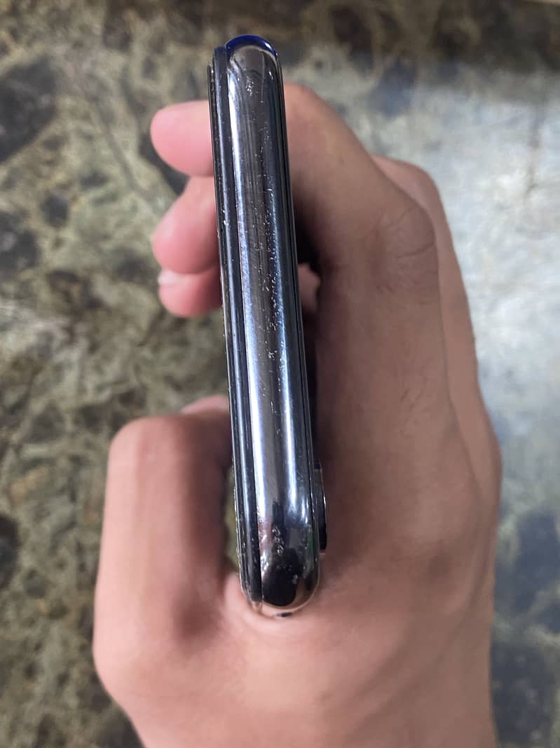 Apple iPhone X 5