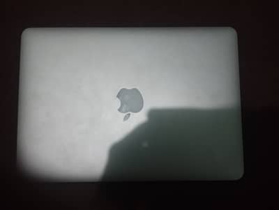 Apple MacBook Pro | Core i5 | 8GB / 256GB SSD