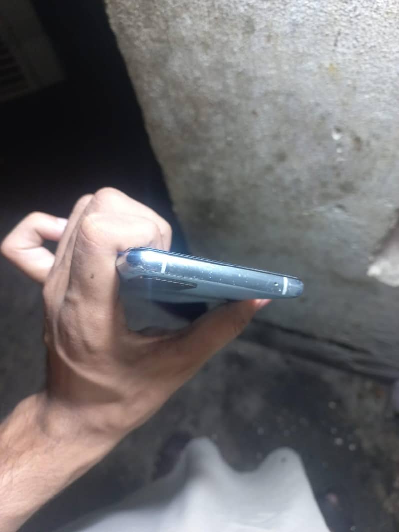 One Plus 8T 4