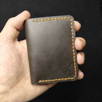 VERTICAL LEATHER WALLET